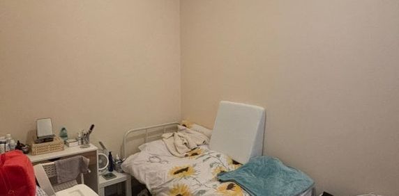 Queens Square, Brighton - Photo 2