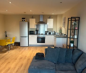 2 Bed Flat, The Reach, L3 - Photo 5