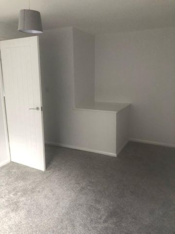 2 bedroom semi-detached house to rent - Photo 5