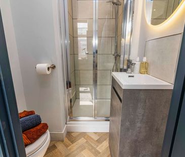 Modern Fully Furnished Studio Room with Ensuite – Central Derby DE1... - Photo 1