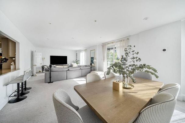 3 bedroom flat to rent - Photo 1