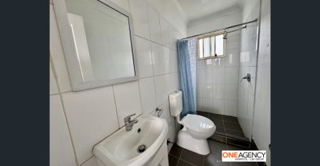 Affordable 3-Bedroom, 2-Bathroom Flat in a Convenient Location. - Photo 2