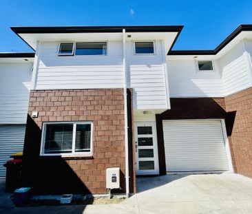 HAMILTON EAST, 3 BEDROOMS - Photo 2