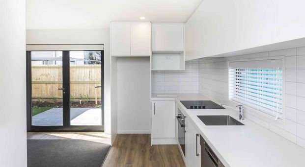 Spacious Two Bedroom Townhouse - Photo 1