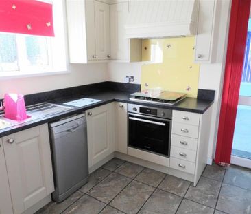 2 bedroom detached bungalow to rent - Photo 5