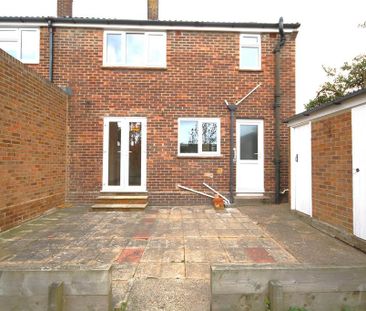3 bedroom detached house to rent - Photo 2