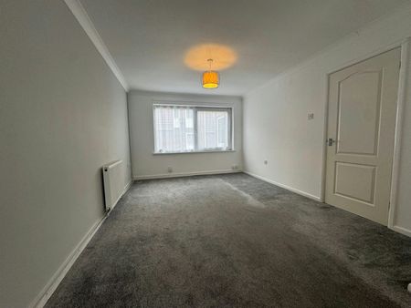 Terraced House to rent on - Photo 4