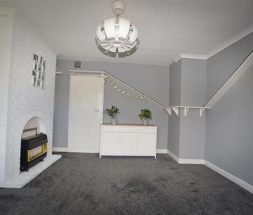3 bedroom semi-detached house to rent - Photo 3