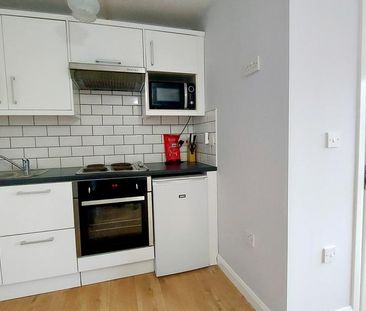 Studio to rent - Photo 3