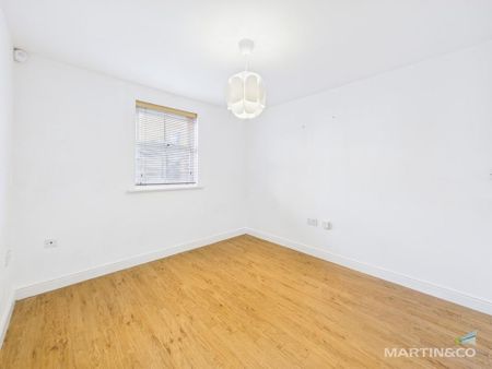 2 bedroom ground floor flat to rent - Photo 5