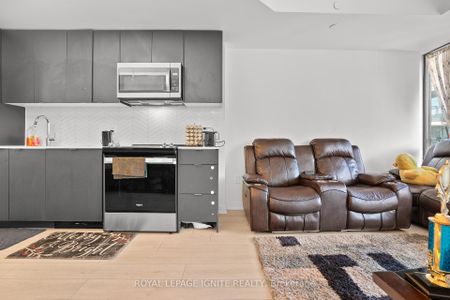 For Lease - 1604(B) Charles Street Unit# 414, Whitby, Ontario - Photo 4