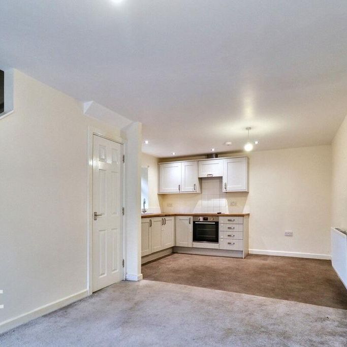 2 bedroom end of terrace house to rent - Photo 1