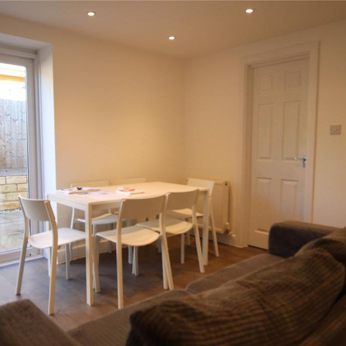 8 bedroom detached house to rent - Photo 1