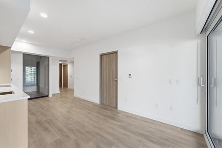 For Lease - 3 Concord Cityplace Way Unit# 933, Toronto, Ontario - Photo 2