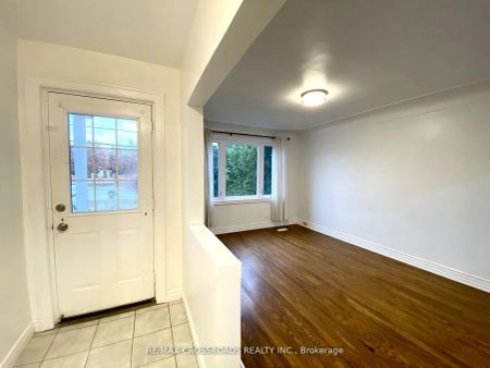 Detached Home For Lease | X8155044 - Photo 5