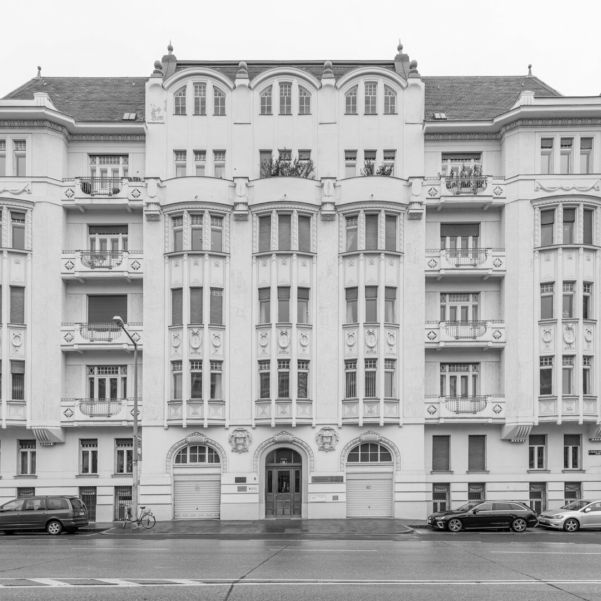 Großzügige AltbauWohnung Nähe Stadtpark - Photo 1