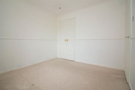 2 Bedroom House - Semi-Detached - Photo 4