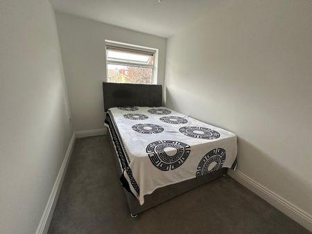 3 Bed Terraced House, Manor Road, E17 - Photo 3