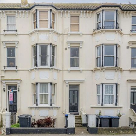 Central Parade, Herne Bay, CT6 5JJ, Kent - Photo 3