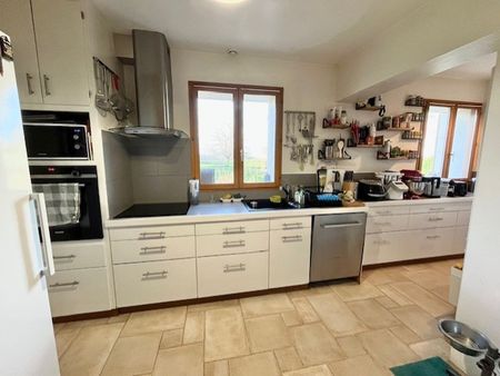 Location Maison 6 pièces 152m² LA CELLE LES BORDES 78720 - Photo 5