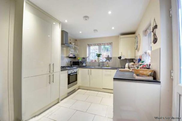 2 bedroom property to rent in Marlow - Photo 1