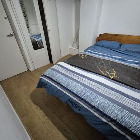 1 bedroom in a house share to rent - Photo 4