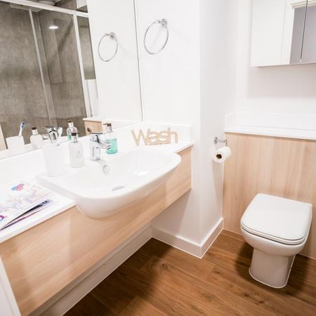 1 bedroom private hall to rent - Photo 4