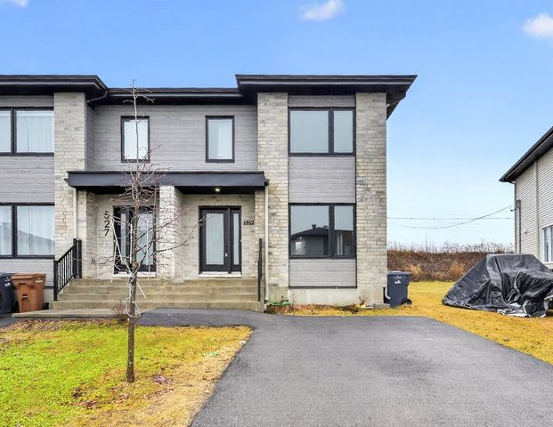 À louer / Maison à étages - Photo 1