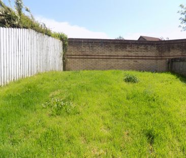 2 bedroom semi-detached house to rent - Photo 5