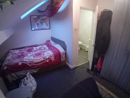 6 Bed - 72 Chapel Lane, Headingley, Leeds - LS6 3BW - Student - Photo 5