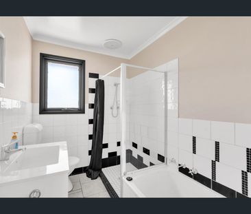 Hi, I’m comfortable, modern living made easy in the heart of Salisb... - Photo 4