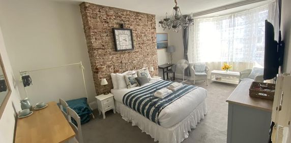 Flat to rent - Photo 2