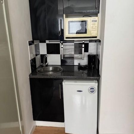 Studio to rent - Photo 3