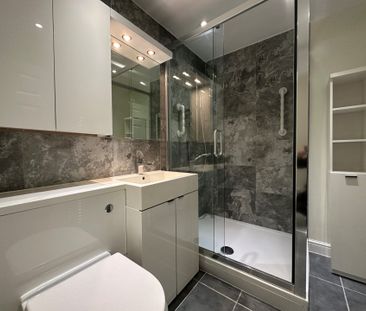 2 bedroom Maisonette in Chives Place, Warfield - Photo 5