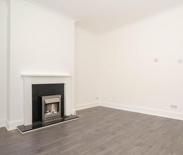 4 bedroom terraced house to rent - Photo 1