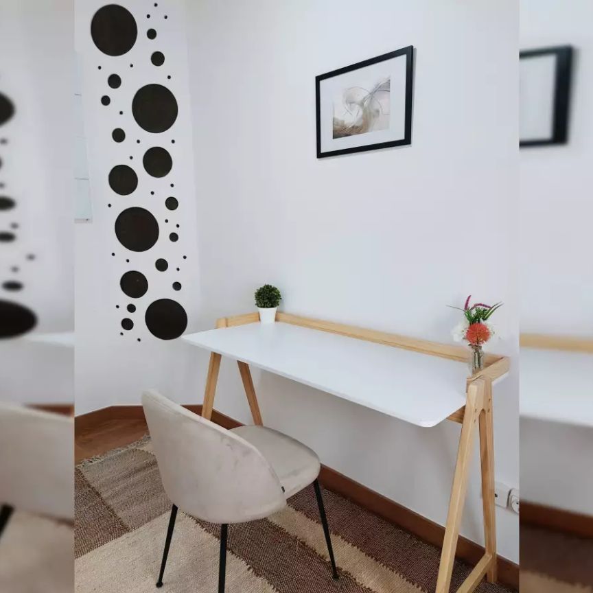 Room in a shared 5-bedroom apartment for rent in Delicias. - Foto 1