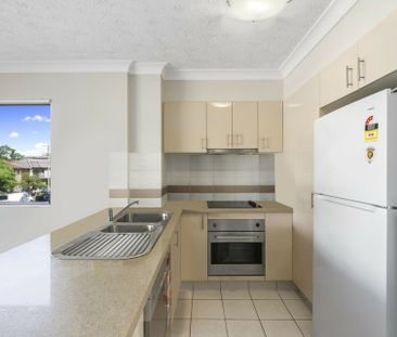 Only meters from the Broadwater... - Photo 1