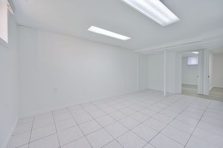 For Lease - 20 East Drive, Toronto, Ontario - Photo 5