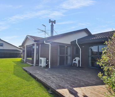 Welcome home to 35 Peppertree Lane. - Photo 3