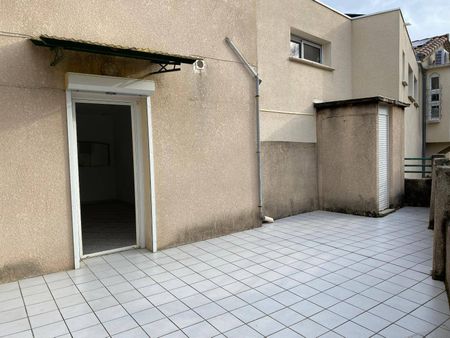 Location appartement 1 pièce 16 m² à Saint-Paul-le-Jeune (07460) 4 - Photo 4