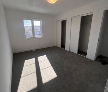 For Lease - 9 Wagon Lane, Barrie, Ontario - Photo 1