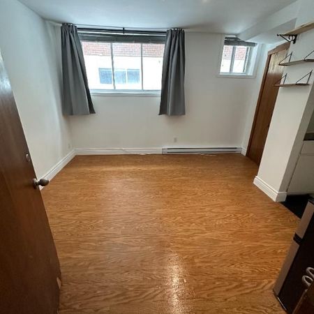 À LOUER. Studio 1 1/2 ROSEMONT - Photo 3