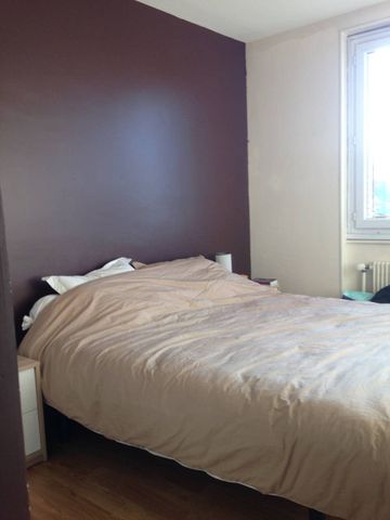 Location Appartement 3 pièces 70m² BRON 69500 - Photo 2