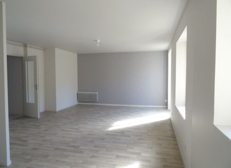 Appartement T2 à JOUX LA VILLE - Photo 1