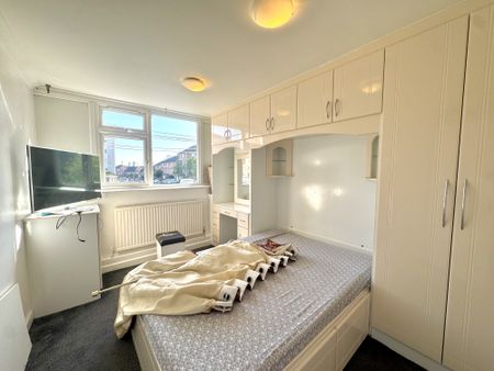 Thurlestone Court, Middlesex, UB1 - Photo 2