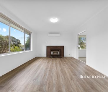 RENOVATED FAMILY HOME IN A CONVENIENT NARRE WARREN LOCATION - Photo 3