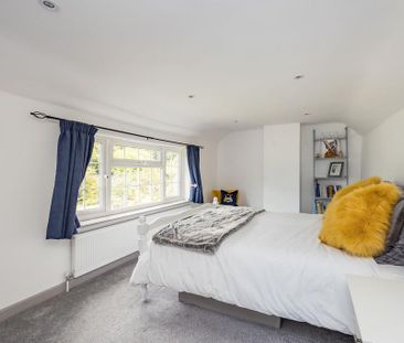 4 bedroom detached house to rent - Photo 4