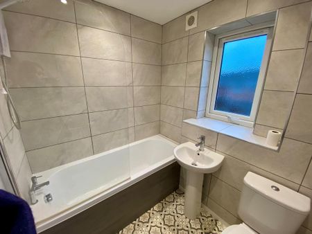 2 bedroom semi-detached house to rent - Photo 4