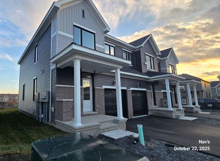 For Lease - 887 Andesite Terrace, Barrhaven, Ontario - Photo 2