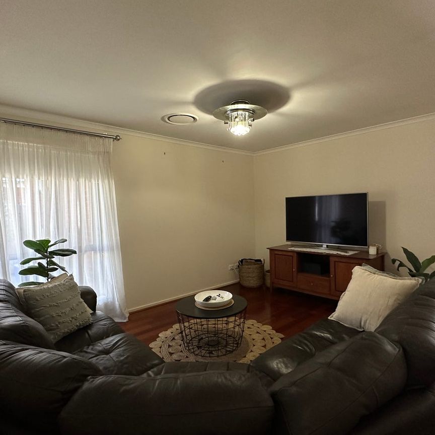 Spacious 3-Bedroom Family Home - Photo 1